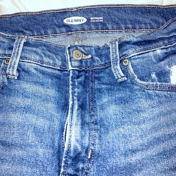 Old Navy High-rise Boyfriend Jeans - Picture 3 of 3